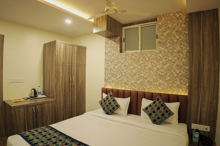 Room 21 of 35