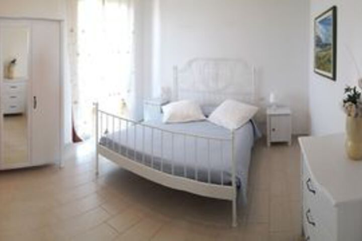 Room 12 of 22