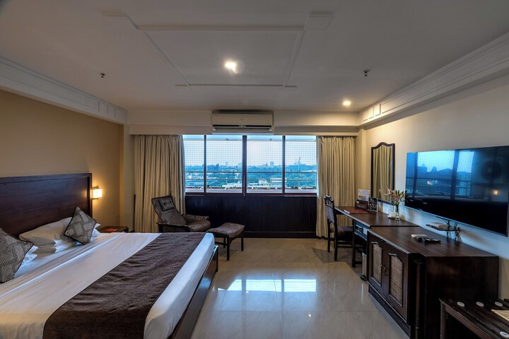Room 10 of 34
