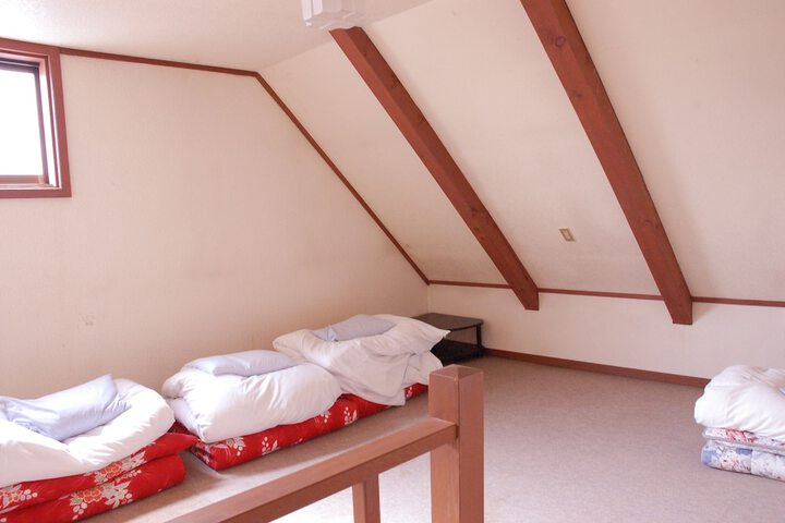 Room 6 of 40