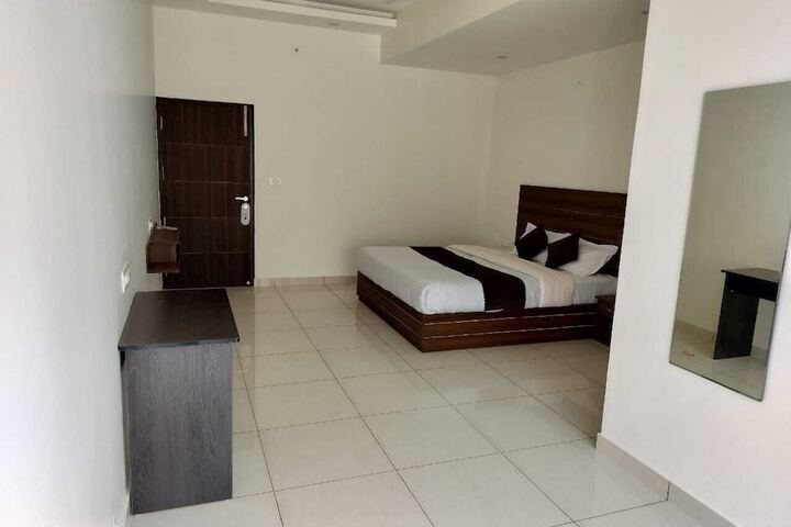 Room 7 of 35