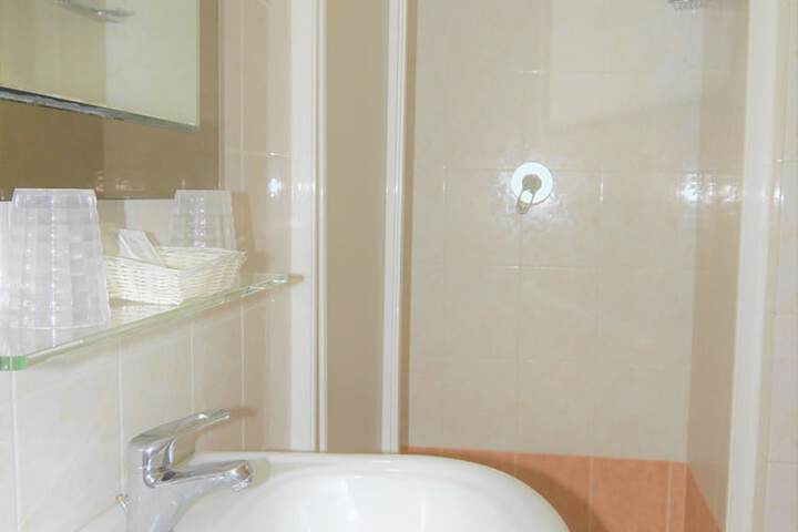 Room 127 of 201