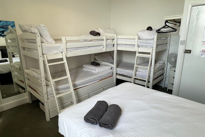 Room 42 of 125
