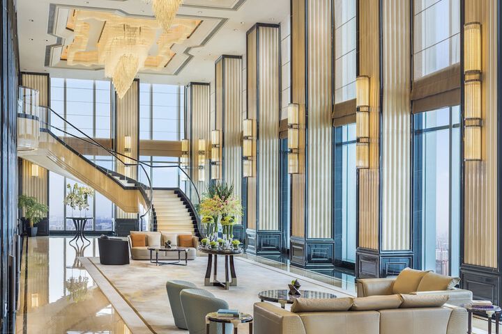 Entrance & Lobby