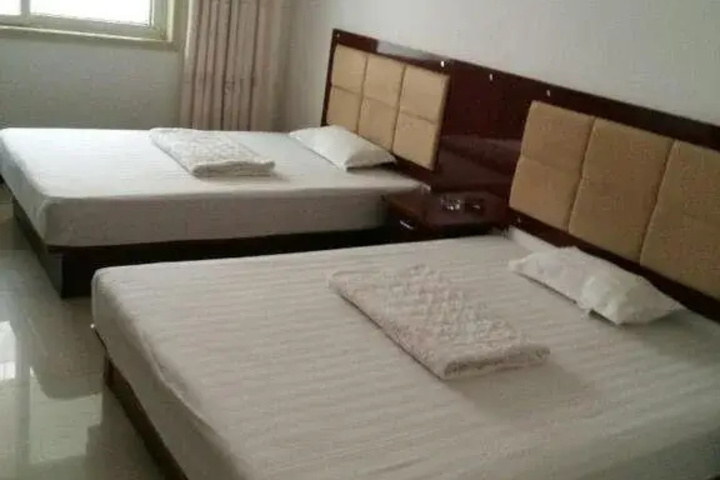Room 4 of 6