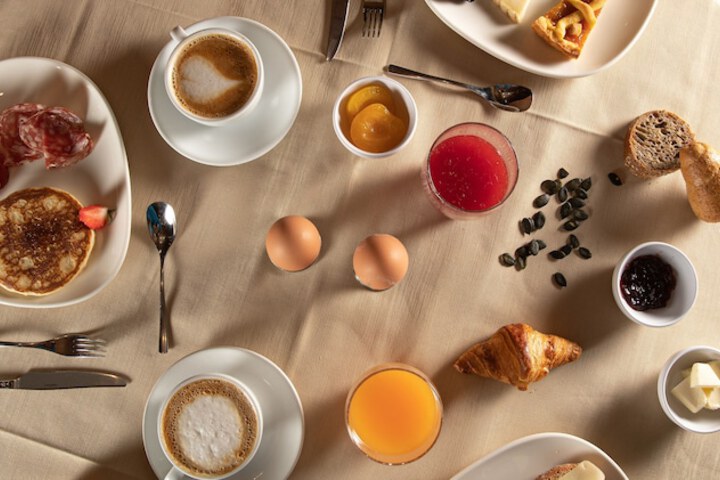 Breakfast/Coffee Service 124 of 142