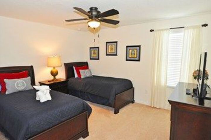 Room 9 of 25