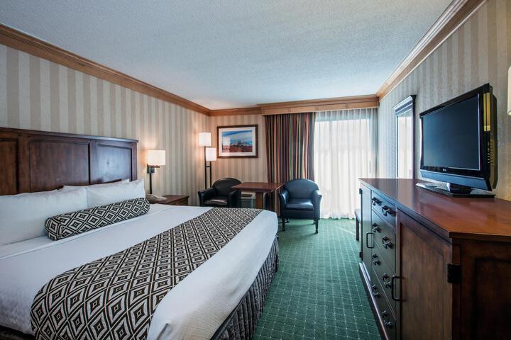 Double Bed Lake View (6 of 12)