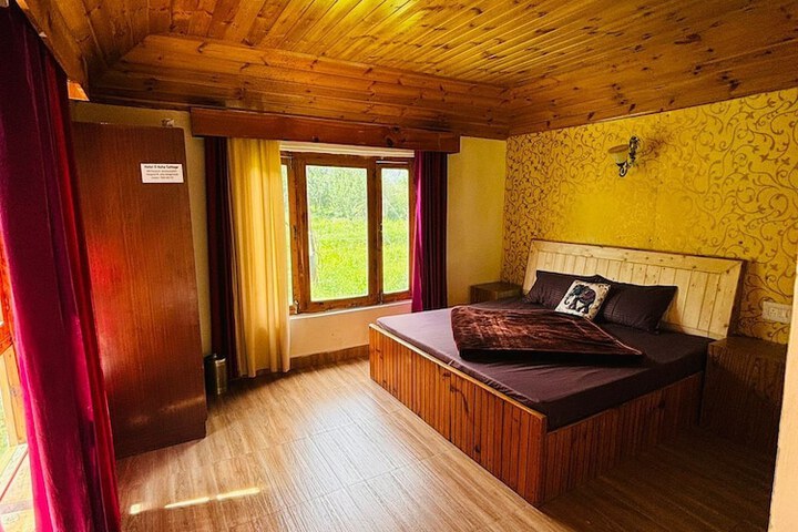 Room 12 of 28