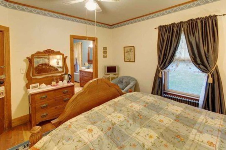 Room 19 of 100
