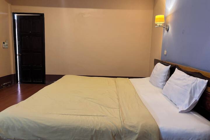 Room 28 of 59