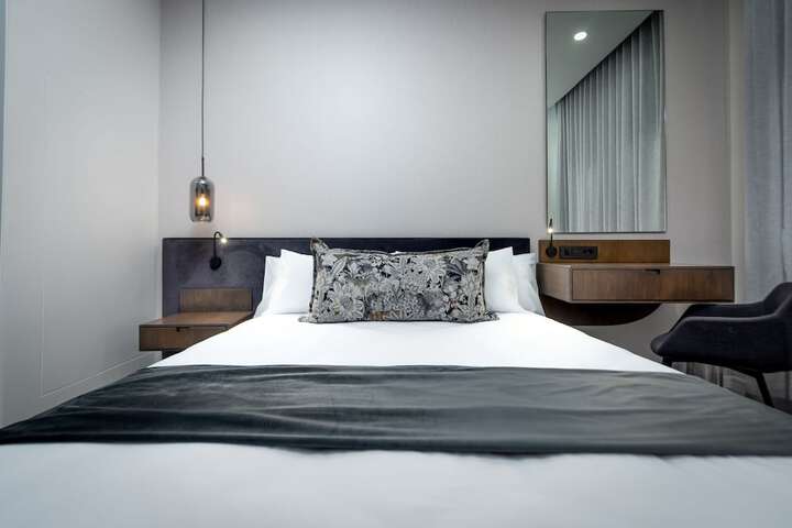 Room 16 of 60