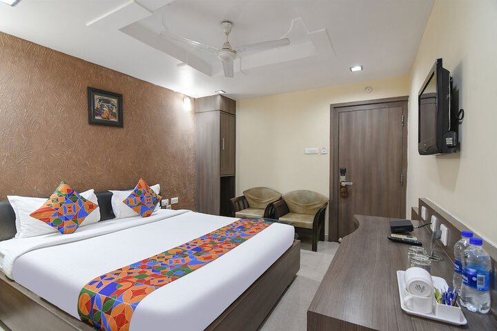 Room 8 of 32
