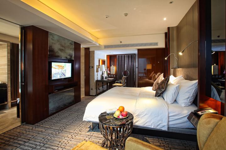 Room 5 of 47