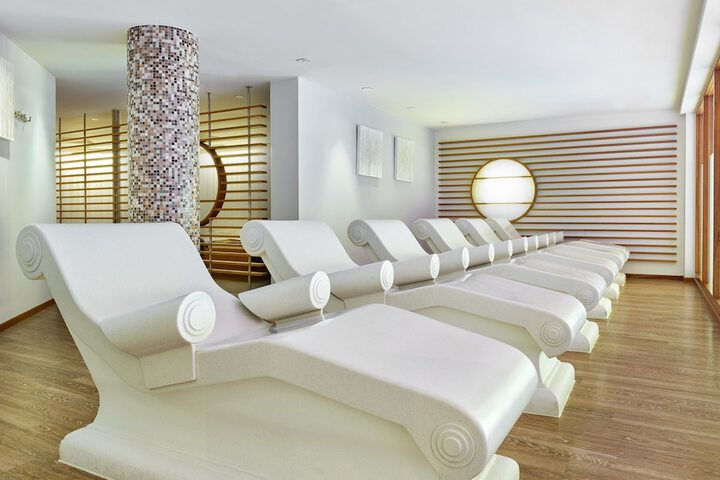 Spa 366 of 457