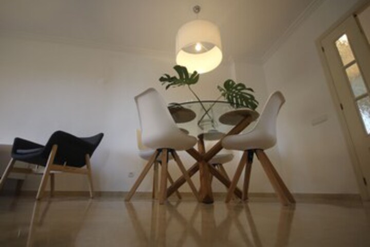 Room 10 of 25