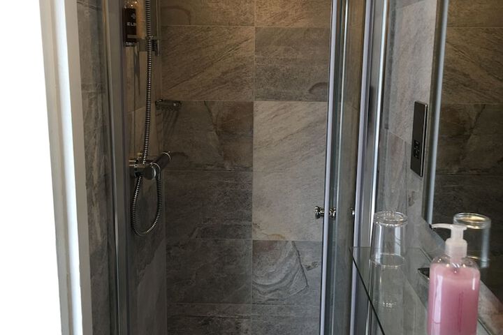 Room 42 of 59