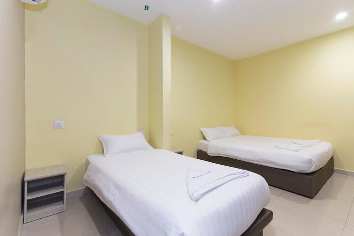 Room 17 of 39
