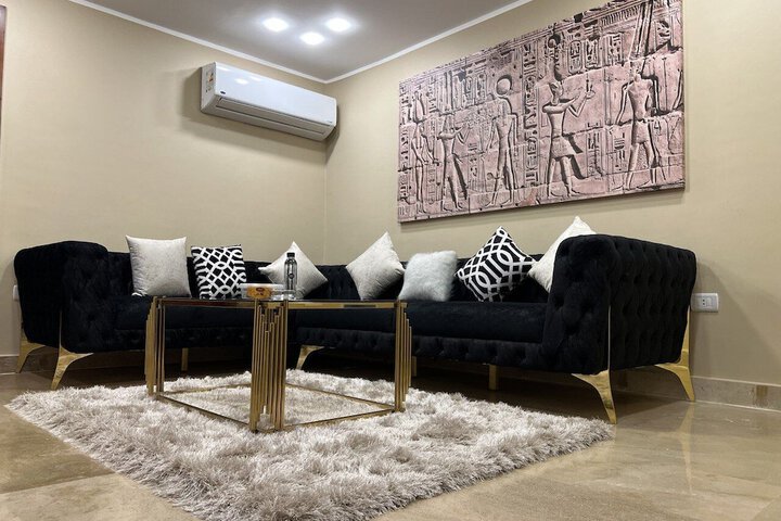 Room 14 of 28
