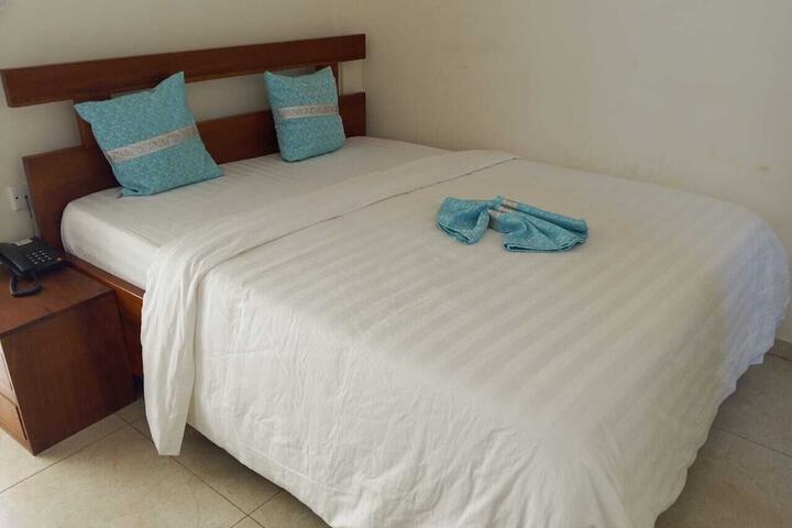 Room 7 of 28