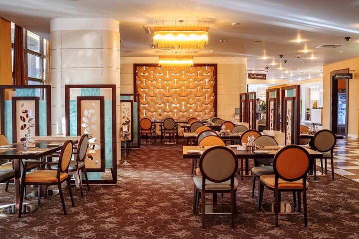 Dining 34 of 59