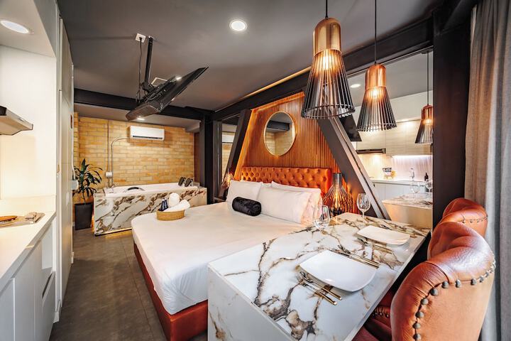 Room 146 of 230