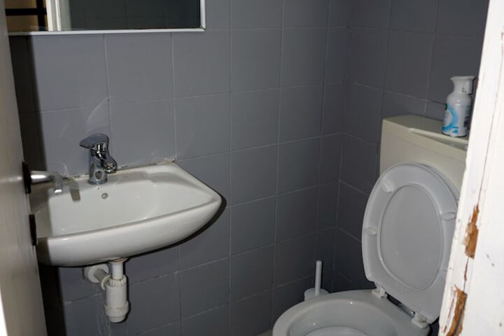 Room 35 of 70