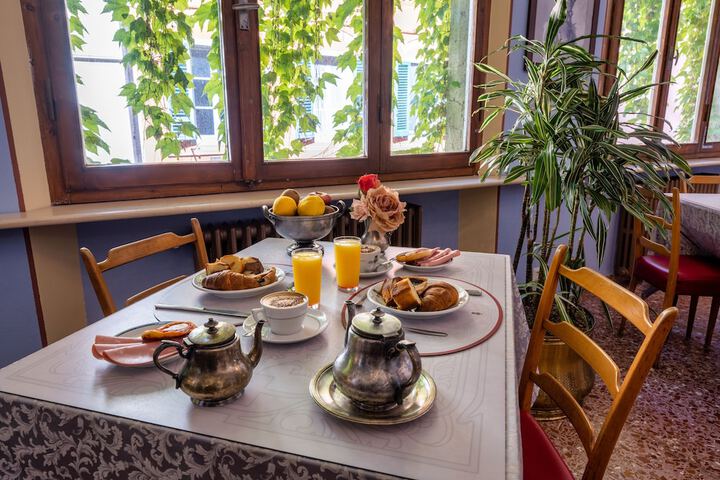 Breakfast/Coffee Service 46 of 65