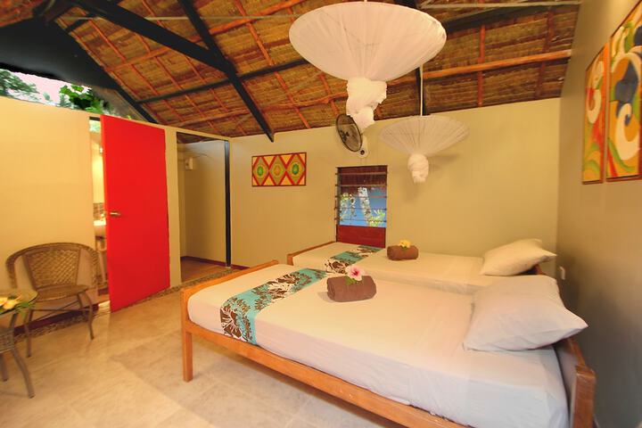 Room 3 of 92