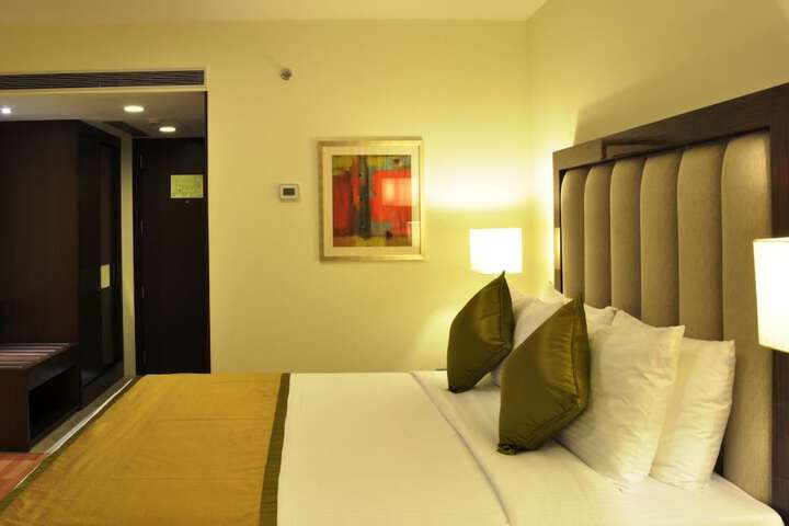 Room 10 of 27