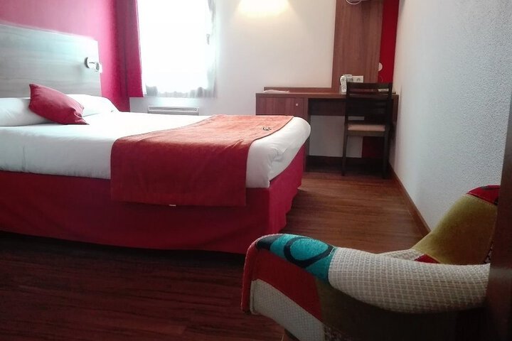 Room 5 of 40