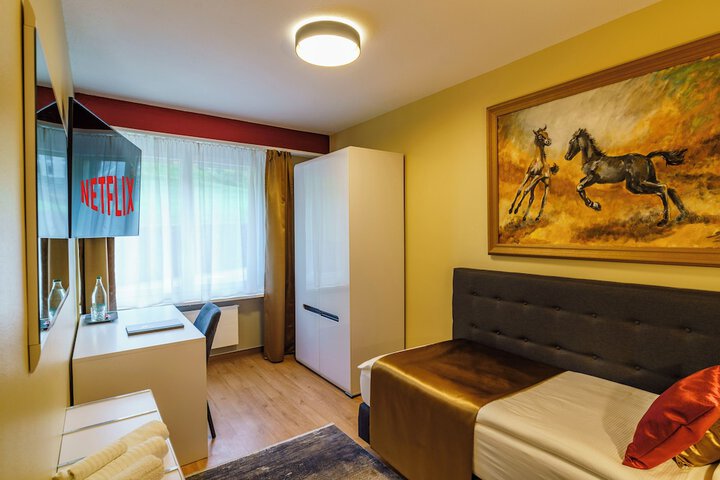 Room 17 of 95
