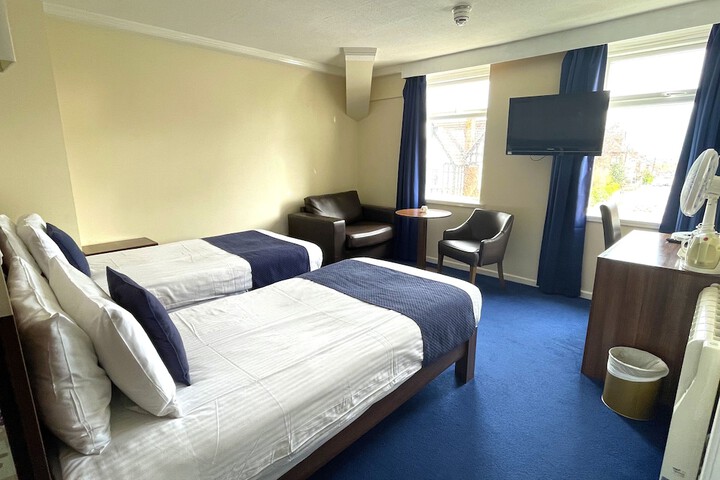 Room 28 of 118