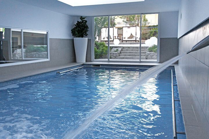 Pool Hotel