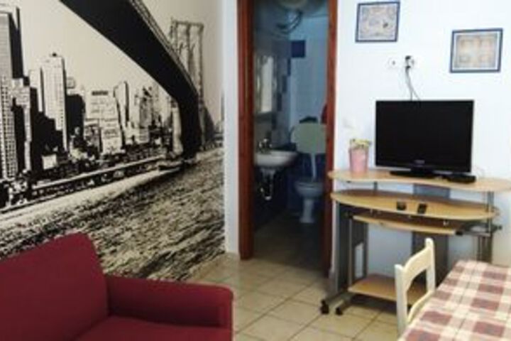Room 14 of 48