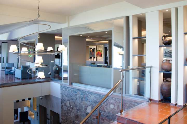 Entrance & Lobby