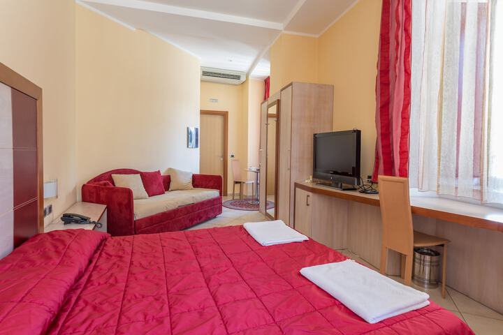 Room 7 of 42