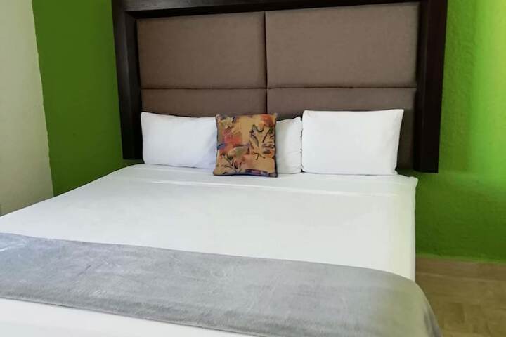 Room 53 of 93