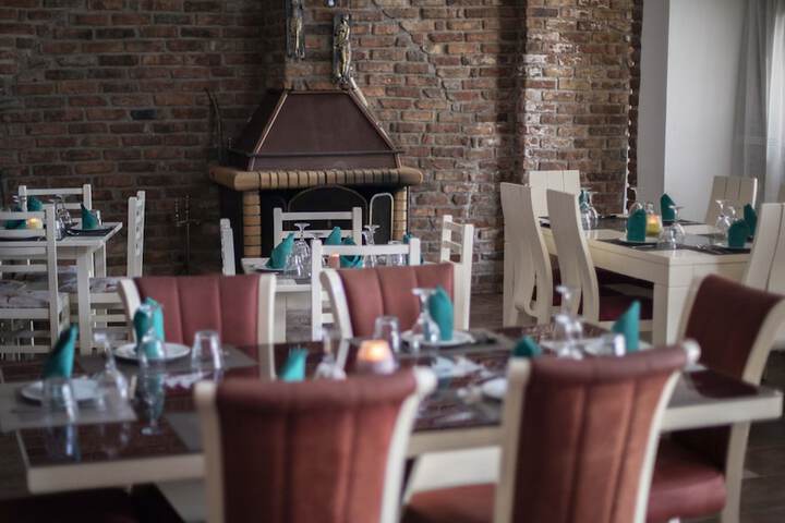 Dining 95 of 131