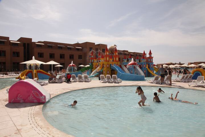 Pools & Facilities