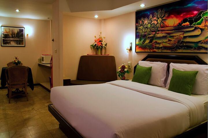 Room 8 of 31