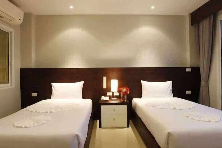 Room 15 of 32
