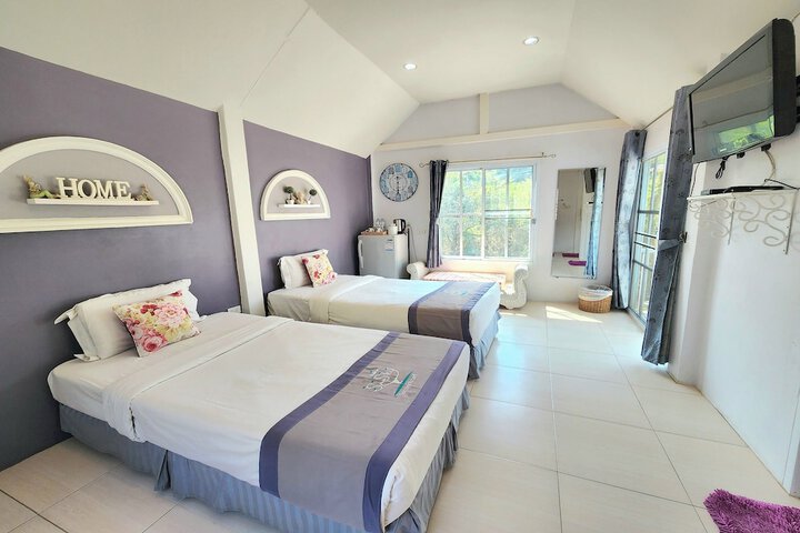 Room 10 of 446