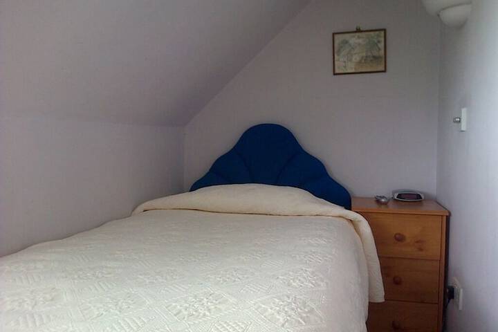 Room 4 of 12