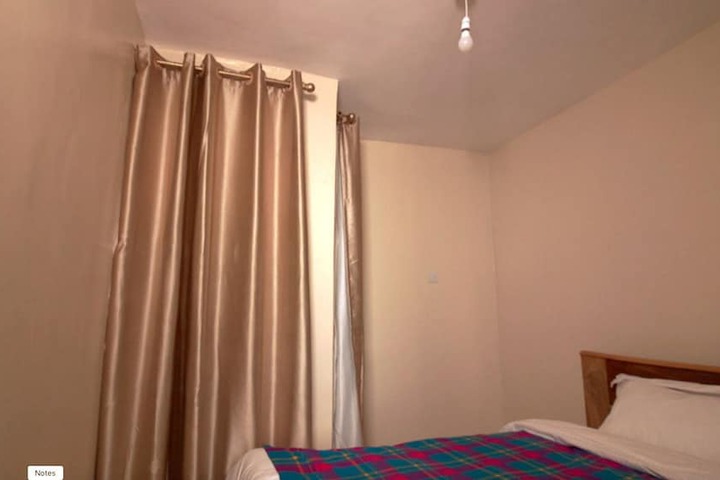 Room 8 of 34