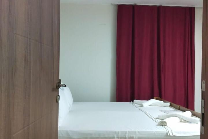 Room 4 of 4