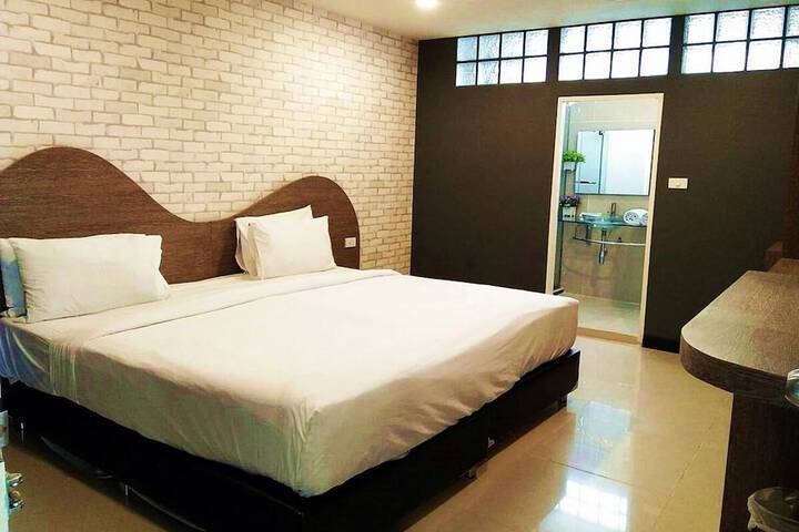 Room 28 of 50