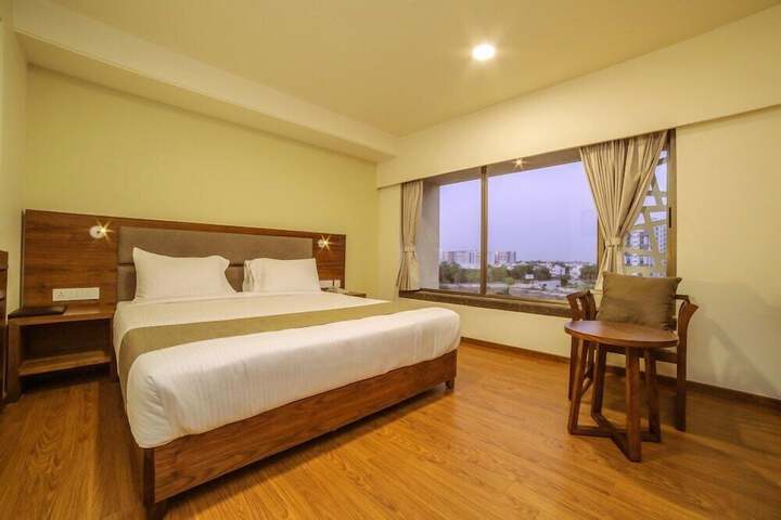 Room 4 of 20
