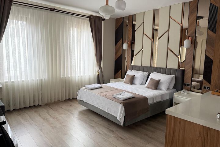 Room 14 of 26