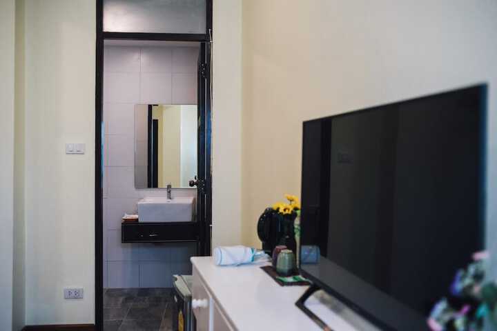 Room 29 of 65
